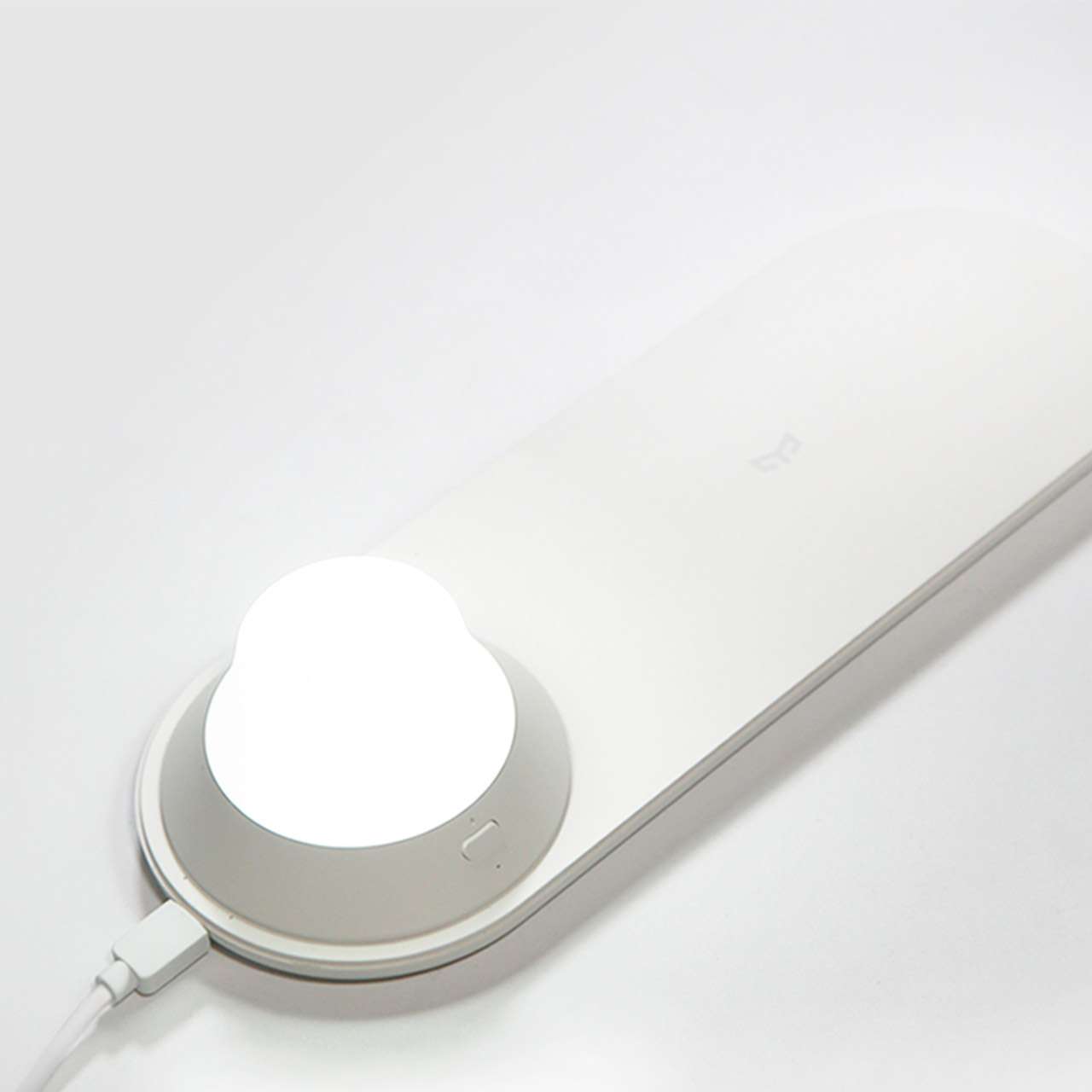 Ночник с функцией быстрой беспроводной зарядки Yeelight wireless charging nightlight